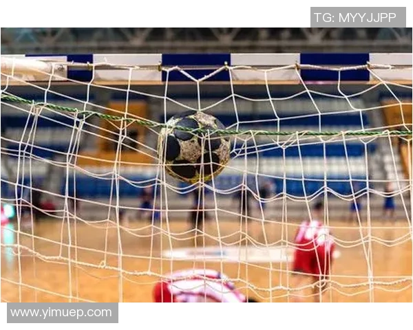 从手球到足球聚焦跨界球星的成长历程与运动魅力深度解读 从手球到足球聚焦跨界球星的成长历程与运动魅力深度解读